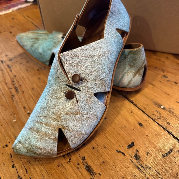 Women's Turquoise Blue Tannish Leather Shoes, Cydwoq Pavilion - Picture 3 of 7